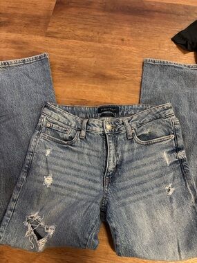 Aeropostale Women's Medium Wash Straight Leg Jeans with Distressed Accents